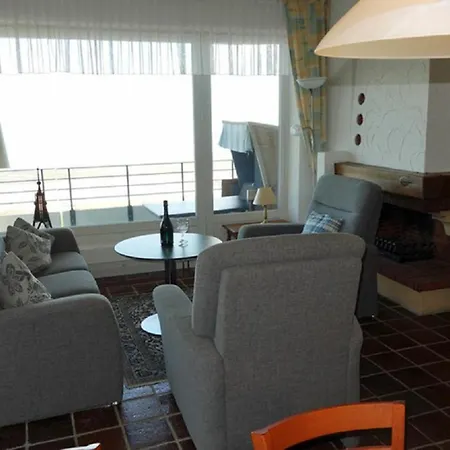 17 Nautilus Apartment